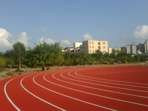 松江小學(xué)操場(chǎng)塑膠跑道